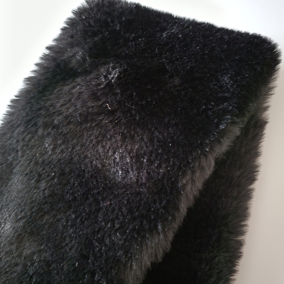 Faux Fur Infinity Scarf In Black NWT - Picture 5 of 11